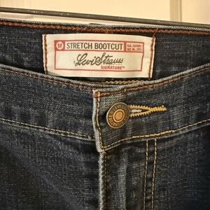 Levi's Signature Dark Blue Denim Jeans